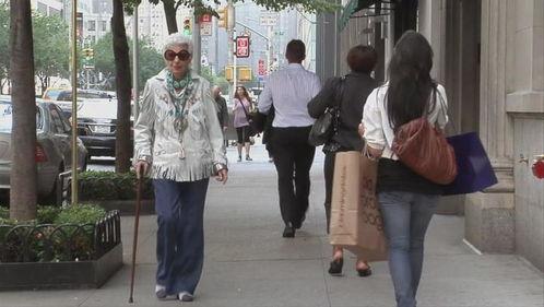 时尚女王：Iris的华丽传奇,Iris的璀璨人生与华丽篇章